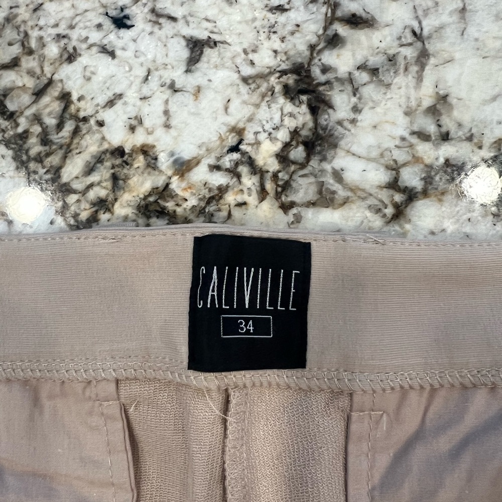 Shorts - Picture 3 of 3